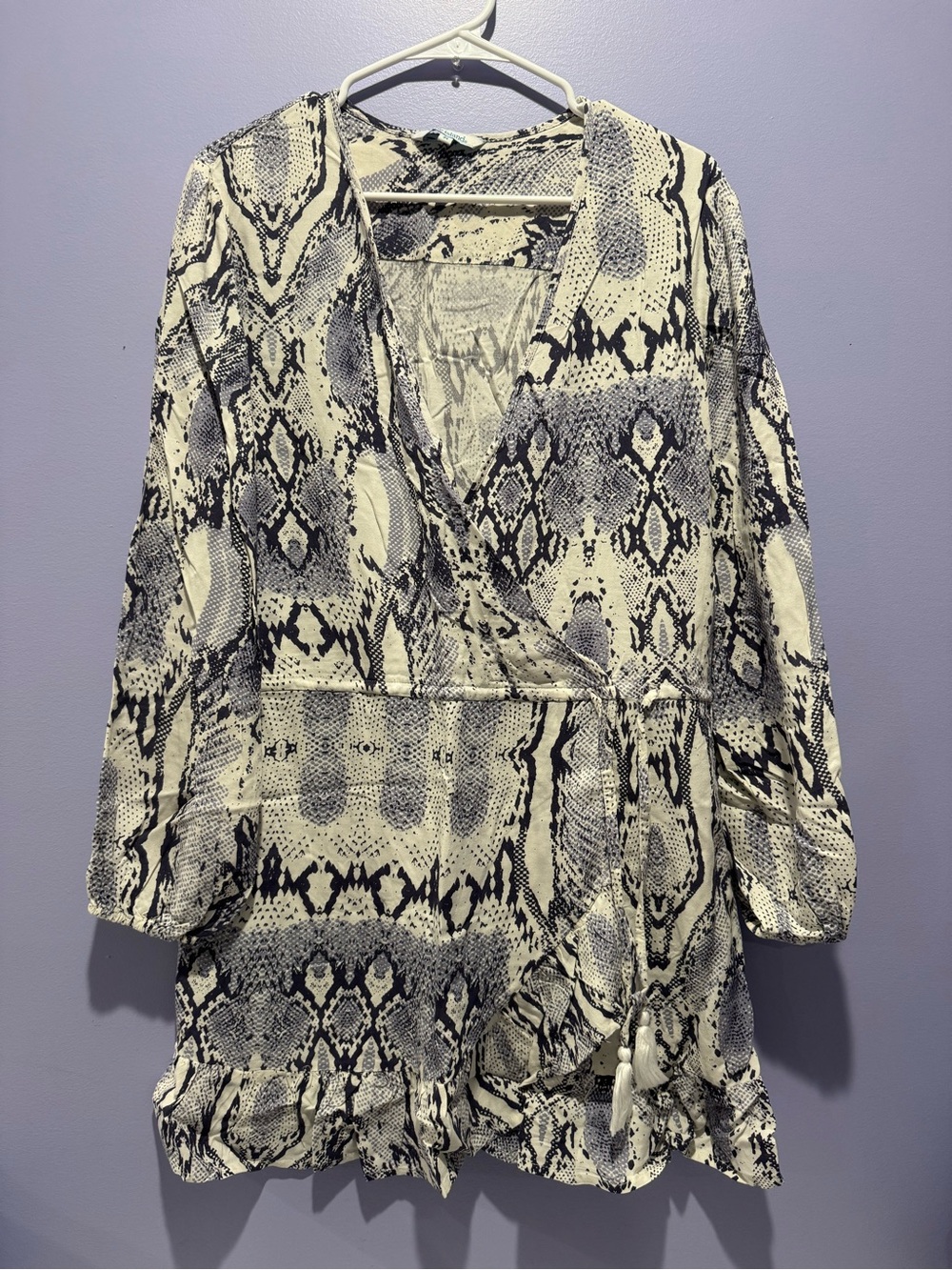 blue island Long Sleeve Snakeskin Print Wrap Dress in Black and White